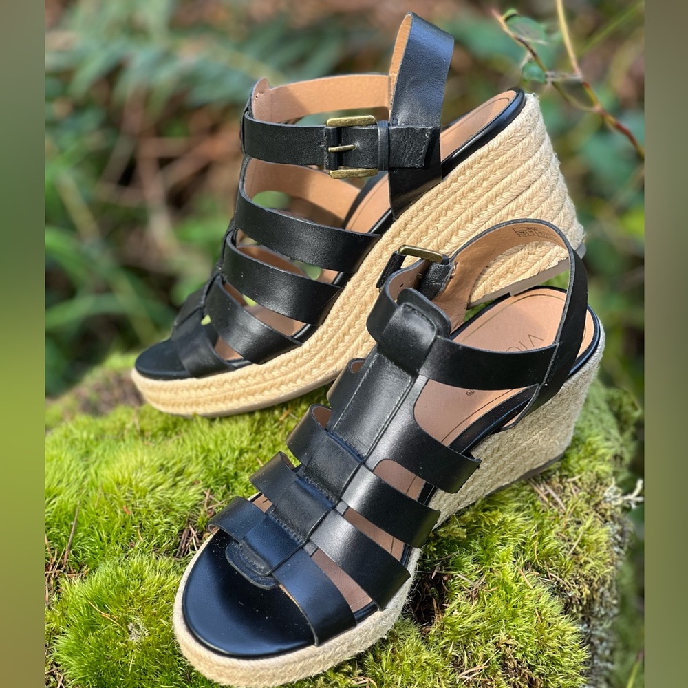 Vionic Jaylah Black Leather Strappy Platform Espadrille Wedge Sandal / Size 10